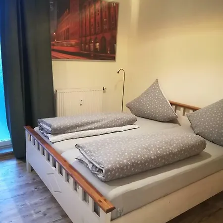 Appartement Fuer Max. 10 Personen In Zentrum Sued Leipzig